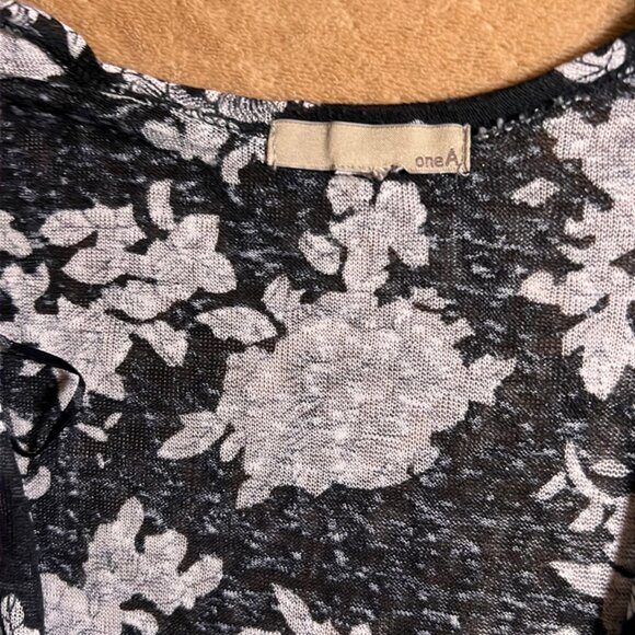One A Women Medium Black White Floral Knit‎ Lace Long Sleeve Open Cardigan (V) - Picture 5 of 7